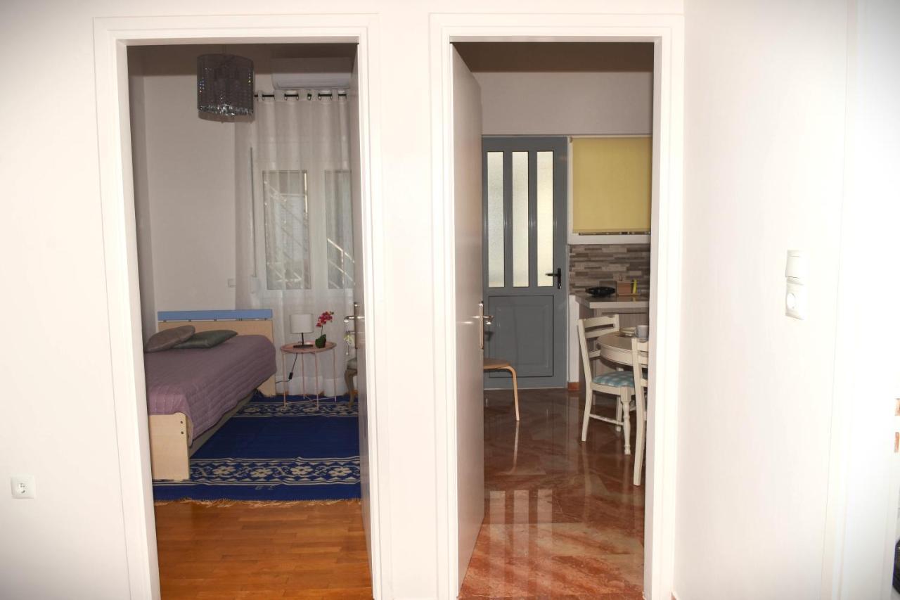 Ellis House Apartment Agrinio Exterior foto