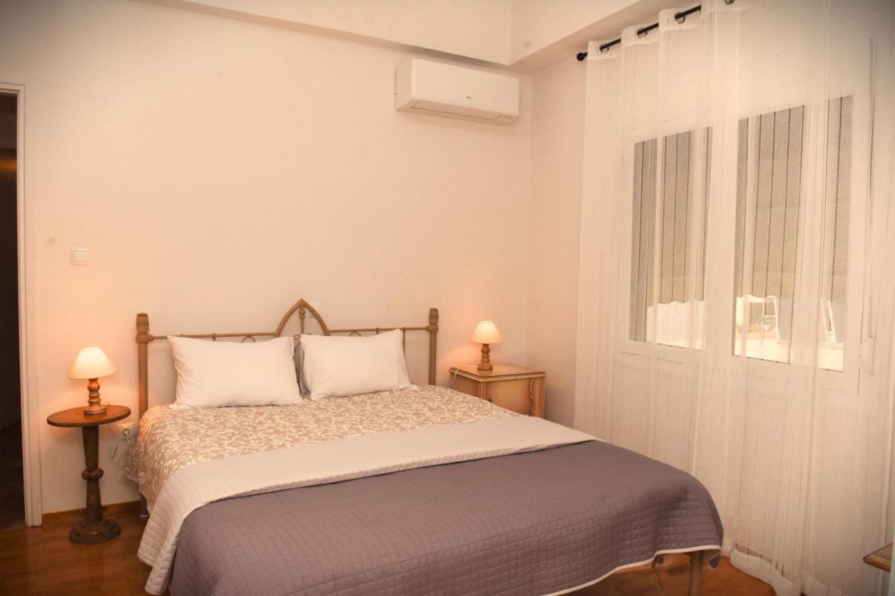 Ellis House Apartment Agrinio Exterior foto