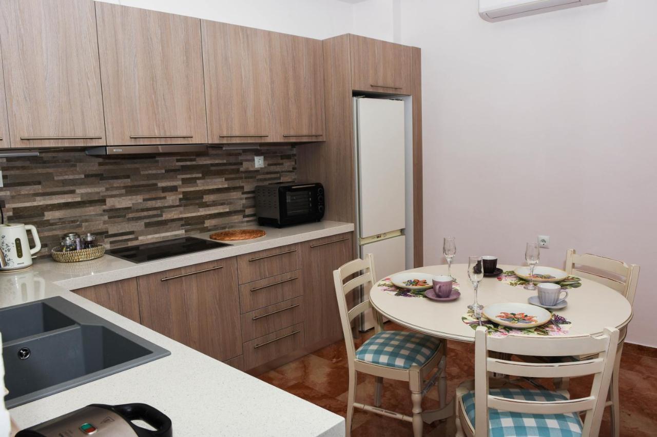 Ellis House Apartment Agrinio Exterior foto