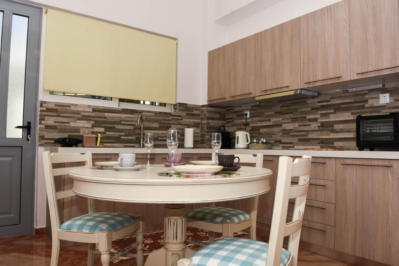 Ellis House Apartment Agrinio Exterior foto